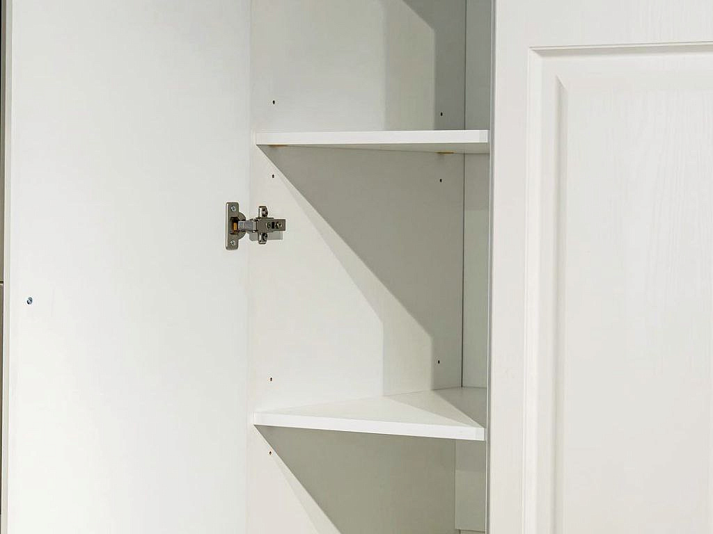 Отис (Белый, МДФ, вертикальная фрезеровка) Отис (Белый, МДФ, вертикальная фрезеровка)